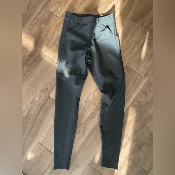 Alo Yoga High-Waist 4 Pocket Utility Legging - Picture 7 of 10